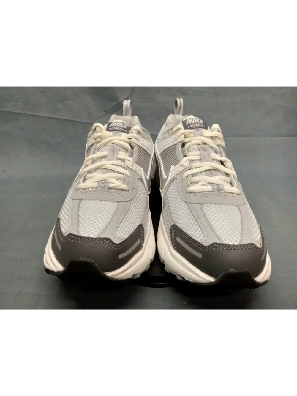 Nike Vomero 5 (GS) Sneakers Mesh Pure Platinum Silver Boys Size 6 NEW IN BOX!